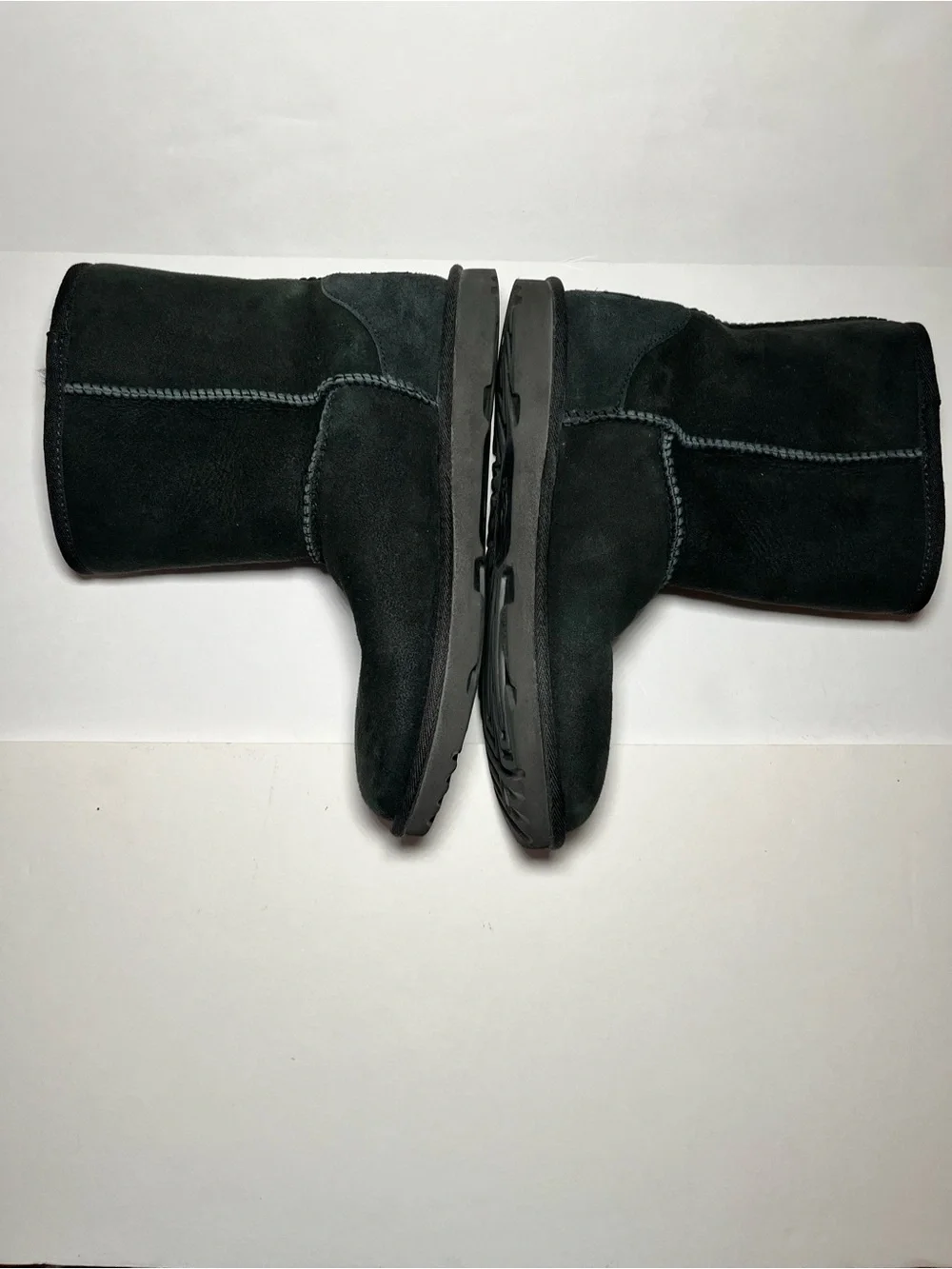 Uggs Classic II Black Short Boots Kids Sz 6~Womens Sz 8~Winter